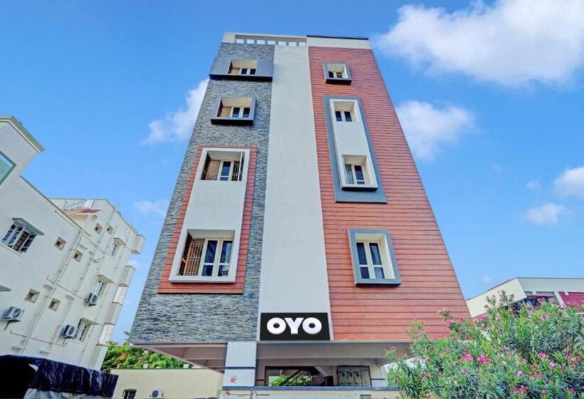 هتل Collection O Ns Service Apartment