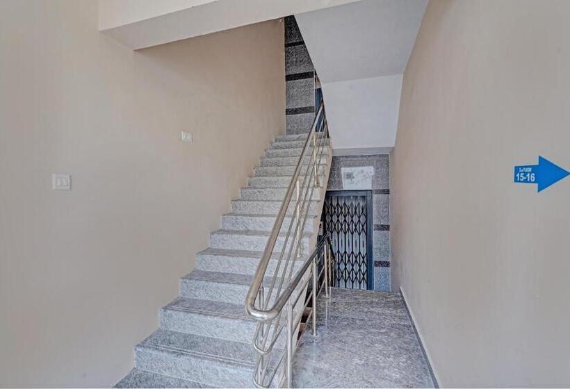 هتل Collection O Ns Service Apartment
