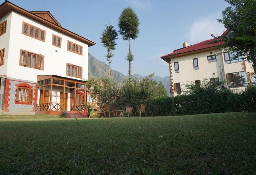 پانسیون Aubiz Villa