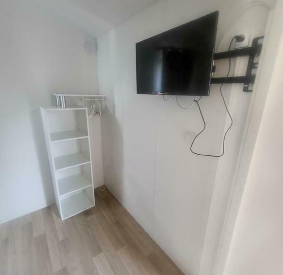 胶囊酒店 Chambre Familiale 50 1 Dans Une Partie Du Mobil Home Au Camping