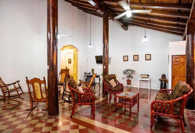 هاستل Hostal Victoria