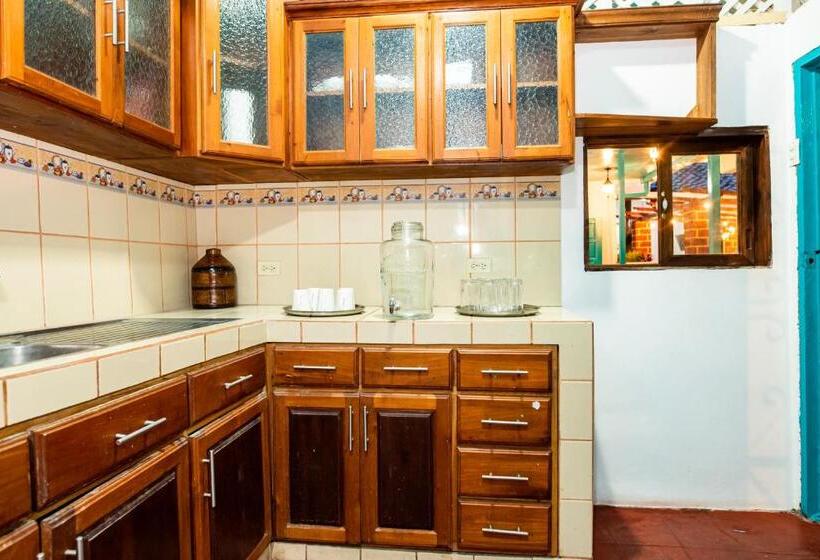 هاستل Hostal Victoria