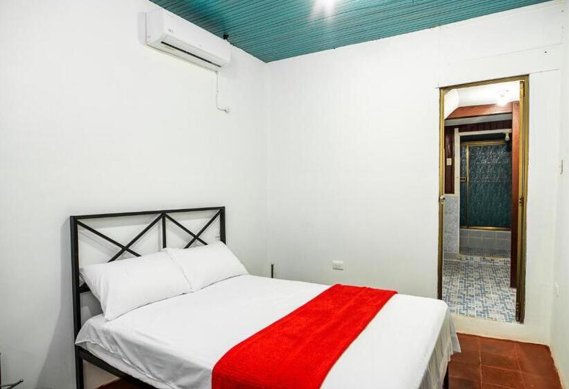 هاستل Hostal Victoria