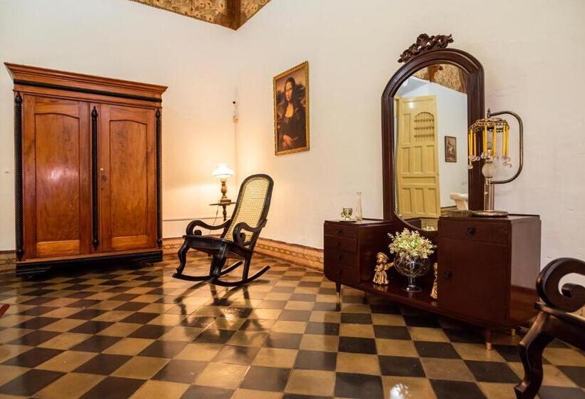 هاستل Hostal Victoria
