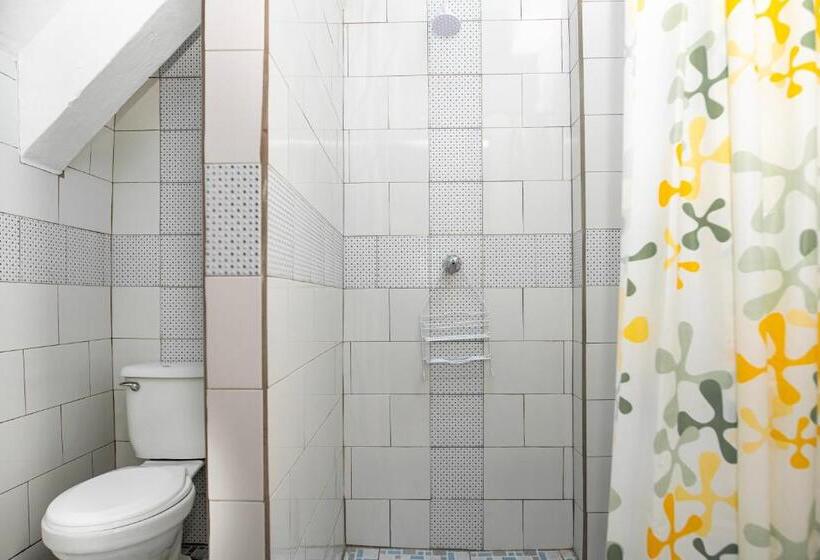 هاستل Hostal Victoria