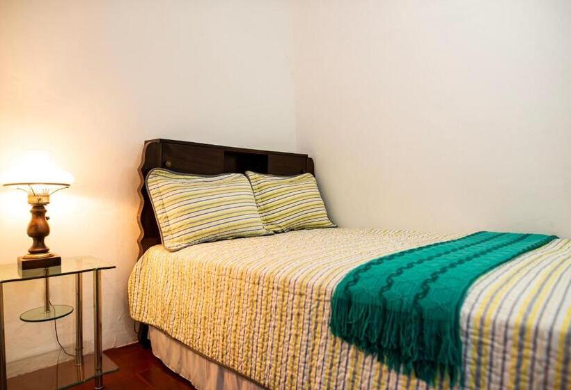 هاستل Hostal Victoria