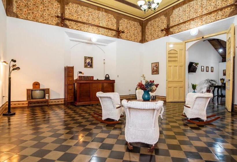 هاستل Hostal Victoria