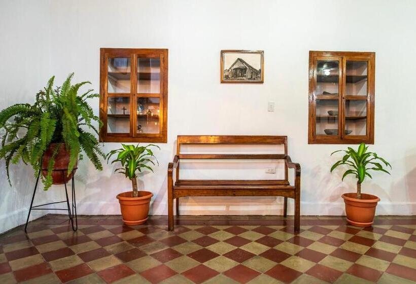 هاستل Hostal Victoria