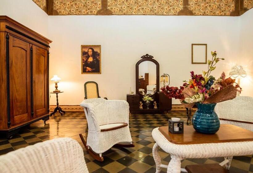 هاستل Hostal Victoria