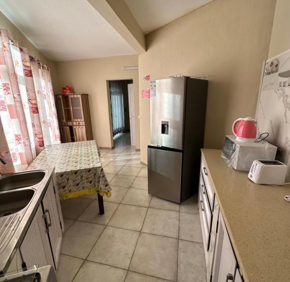 تختخواب و صبحانه Eleganz Residence