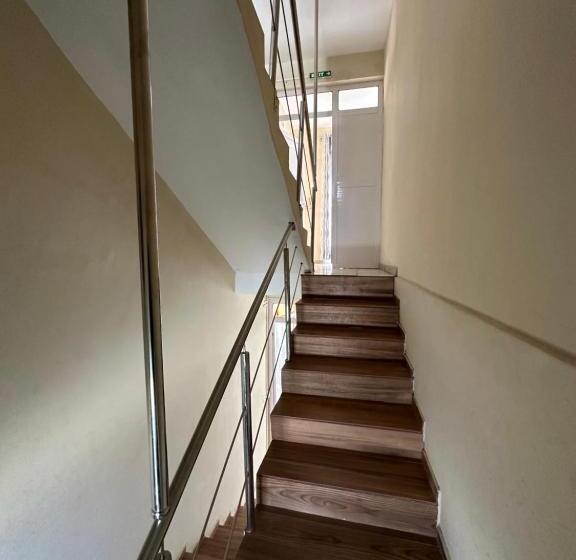 تختخواب و صبحانه Eleganz Residence