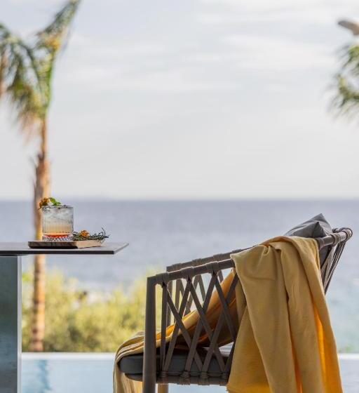 هتل Beyond A Luxury Boutique