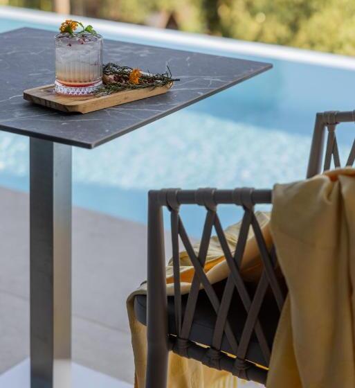 هتل Beyond A Luxury Boutique