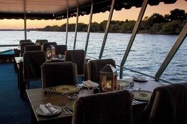 پانسیون Room In Villa Zambezi Family Lodge Leopard Room