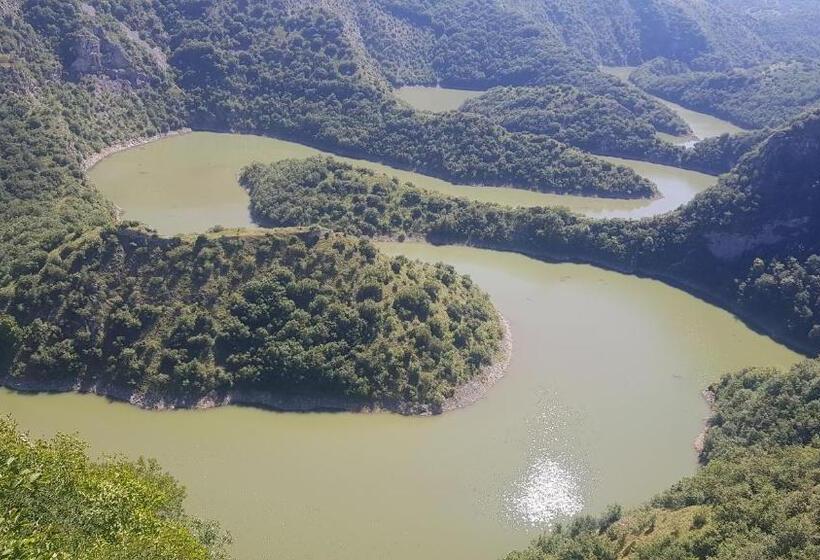 تختخواب و صبحانه Vila Zlatar