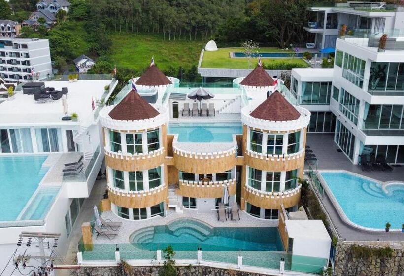 هتل Castle Patong Amazing Private Pool Villa In Great Location Of Patong