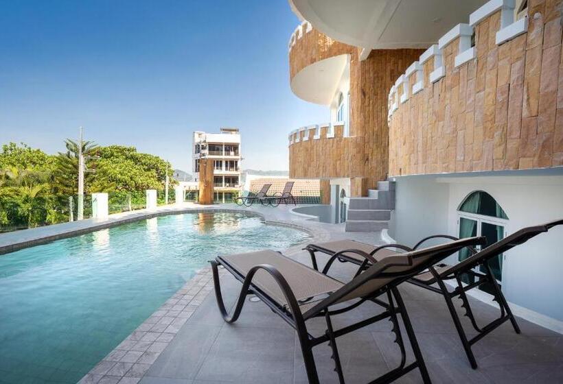 هتل Castle Patong Amazing Private Pool Villa In Great Location Of Patong