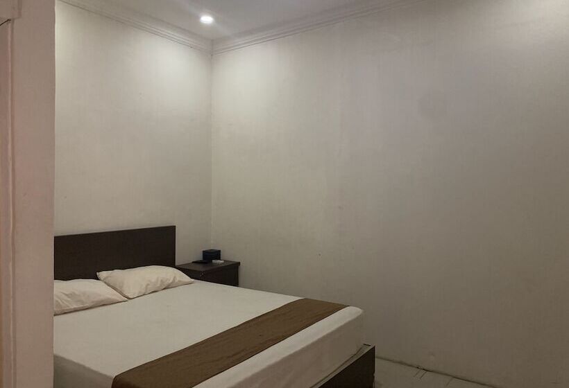 בית מלון כפרי Express O 91662 Kost Rumah Kaca