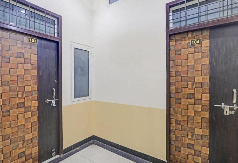 هتل O Sharvil Inn