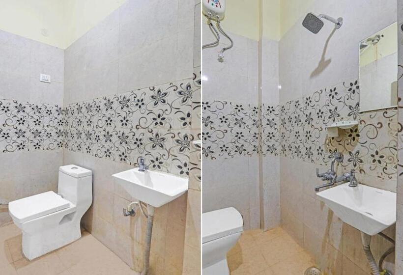 هتل O Sharvil Inn