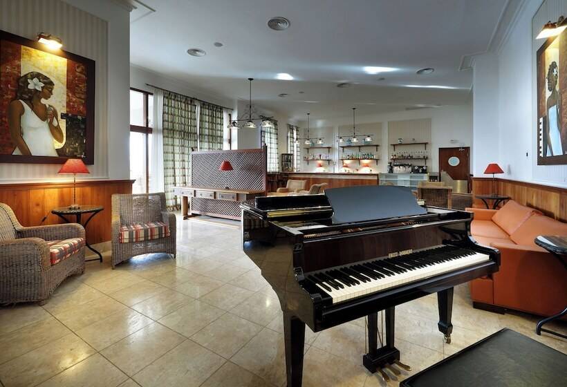 The Signature Level At Grand Palladium Imbassaí Resort & Spa