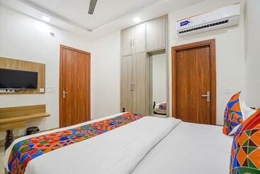 Fabhotel Taj Avenue