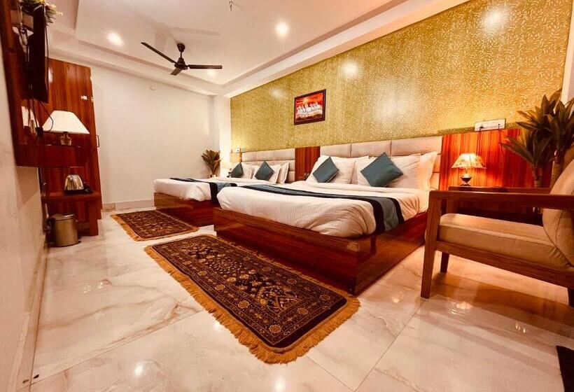 ホテル The Spring Inn, Haridwar A Four Star Luxury