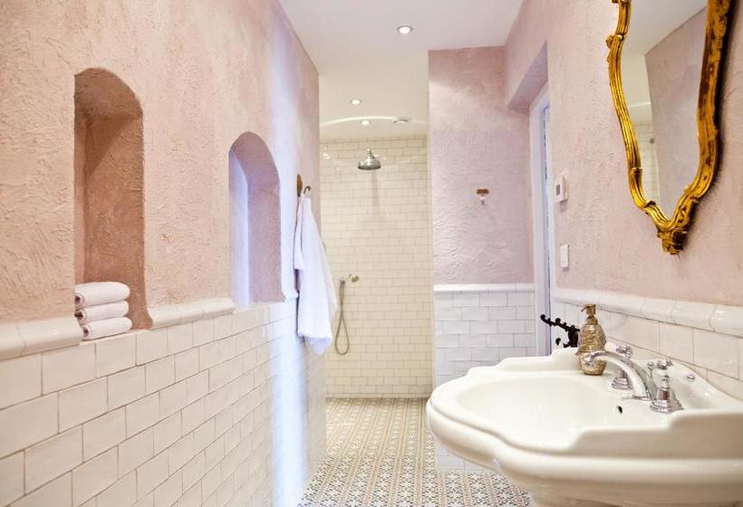 تختخواب و صبحانه Villa Juli Guesthouse