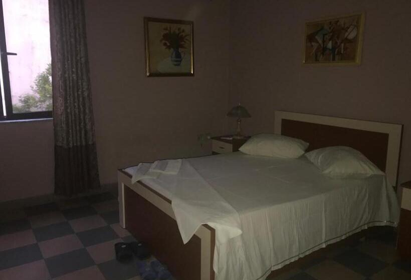 Hostel Grande House