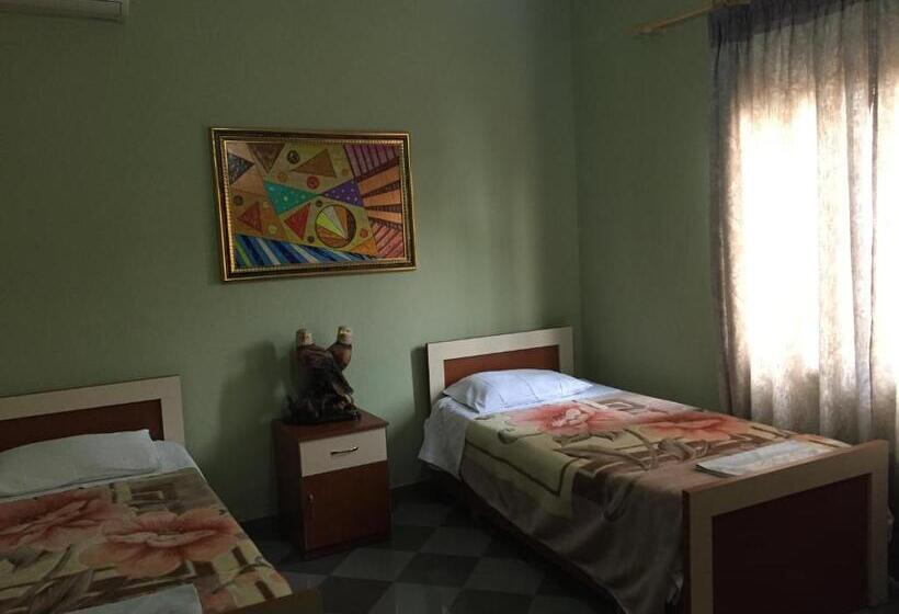 Hostel Grande House