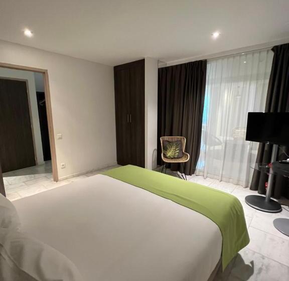 Appart  Hotel La Girafe Marseille Est   Porte D Aubagne