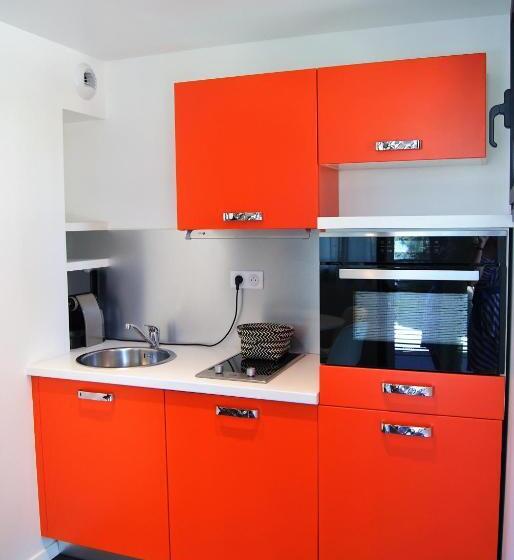 Appart  Hotel La Girafe Marseille Est   Porte D Aubagne