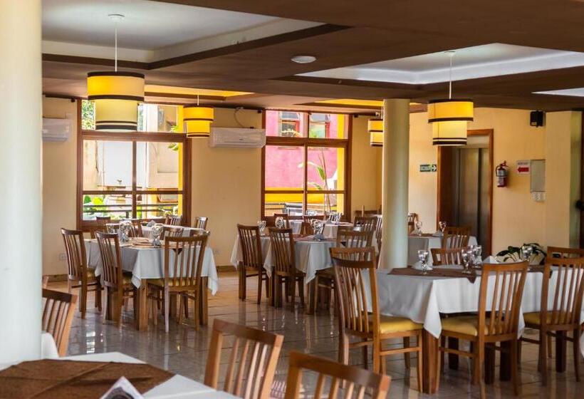 هتل Bagu Azul Obera