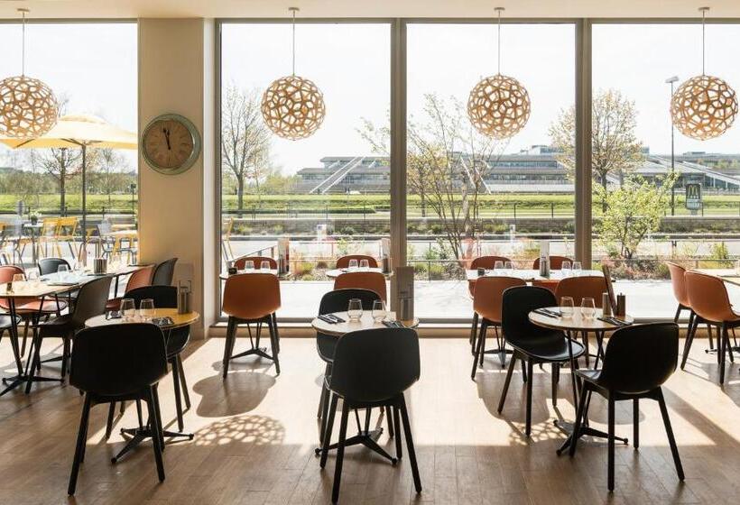 هتل Ibis Styles Guyancourt Versailles