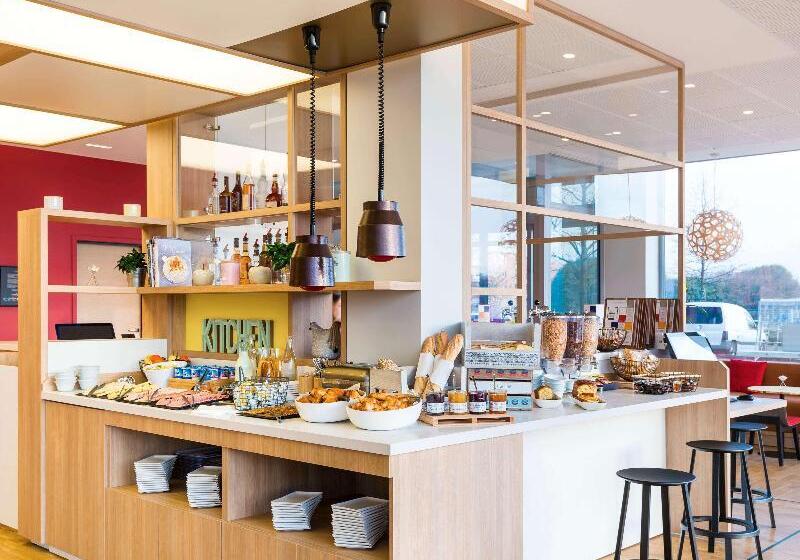 هتل Ibis Styles Guyancourt Versailles