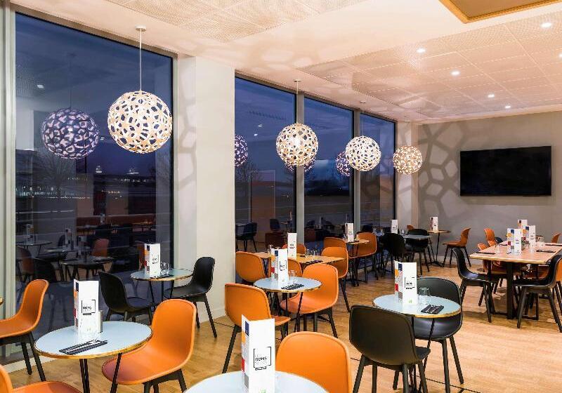 هتل Ibis Styles Guyancourt Versailles