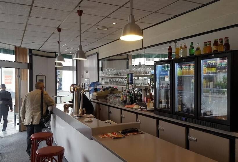 هتل Le Clémenceau Hôtel Et Appart Hôtel & Restaurant Gare Sncf Centre Ville