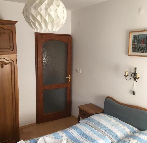 مبيت وإفطار Káptalan Vendégház