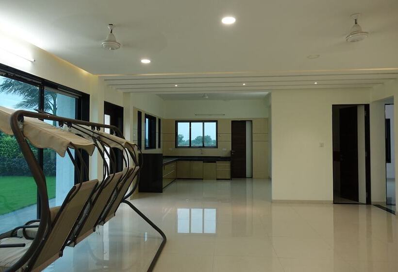 فندق Chandan Van Club And Resort   Navsari