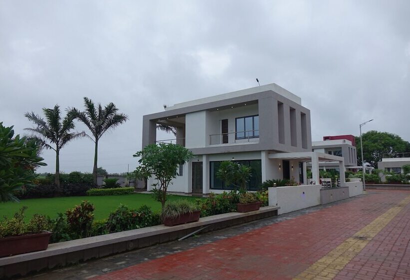 فندق Chandan Van Club And Resort   Navsari