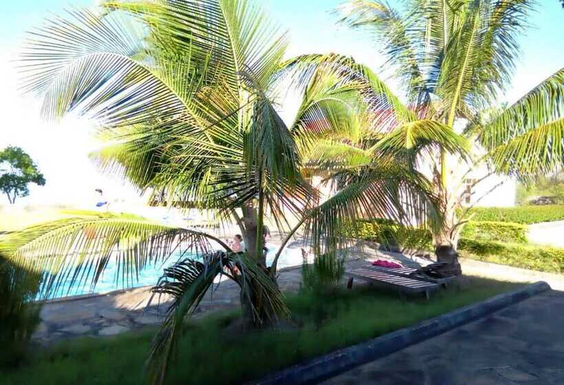 פנסיון Zan Oceans Resort