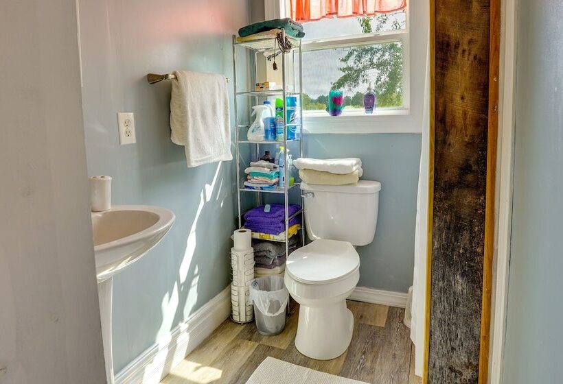 Charming Smoot Cabin On Working Farm!