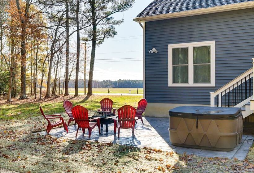 Christy S Cottage W/ Hot Tub   2 Mi To Beach!