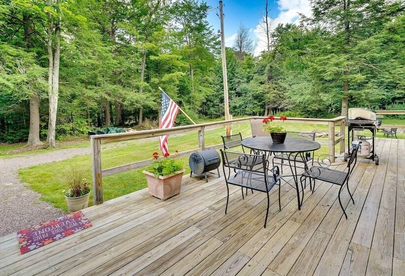 Cozy Pennsylvania Abode W/ Porch, Grill & Fire Pit