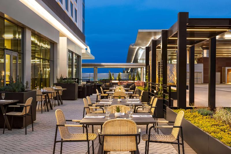 בית מלון כפרי Hilton Bna Nashville Airport Terminal