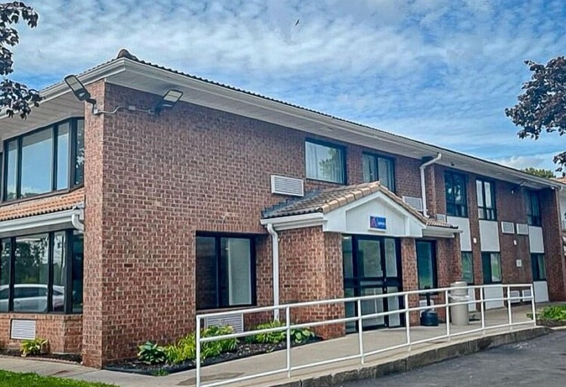 هتل Studio 6 Suites East Syracuse Airport