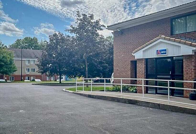 هتل Studio 6 Suites East Syracuse Airport