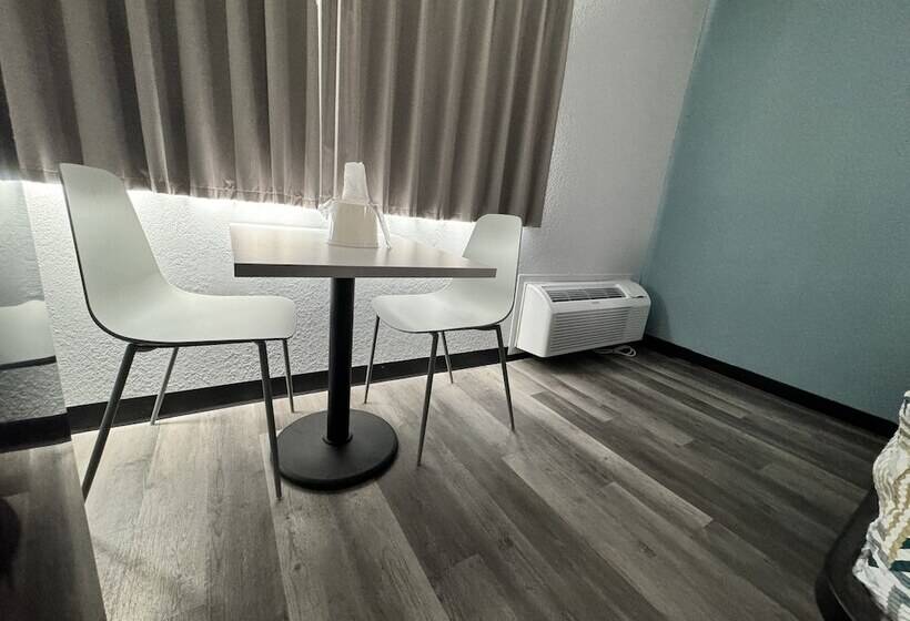 هتل Studio 6 Suites East Syracuse Airport