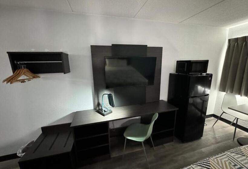 هتل Studio 6 Suites East Syracuse Airport