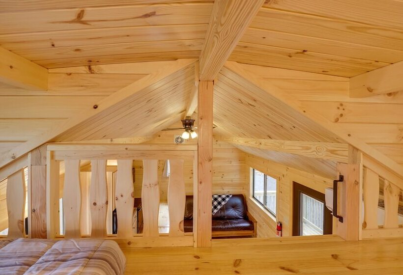 Middlebury Center Retreat, Stunning Mountain Views